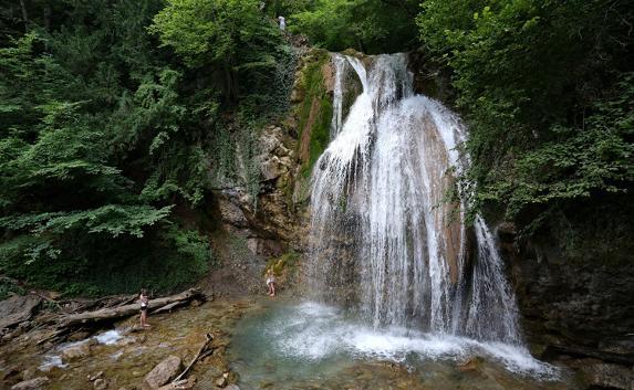 Природные достопримечательности Крыма: водопад Джур-Джур
